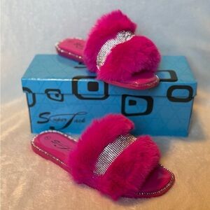 NWB Super Jack Fuzzy Pink Slippers with Rhinestone Detail
